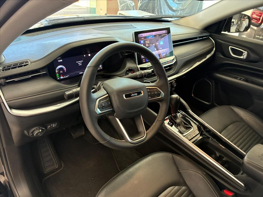 COMMANDER 1.3 T270 TURBO FLEX LONGITUDE AT64