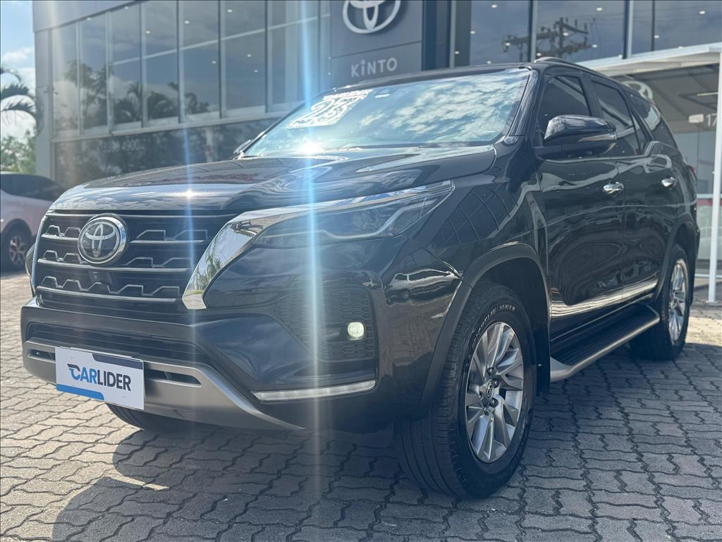 HILUX SW4 2.8 D-4D TURBO DIESEL SRX 7L 4X4 AUTOMÁTICO