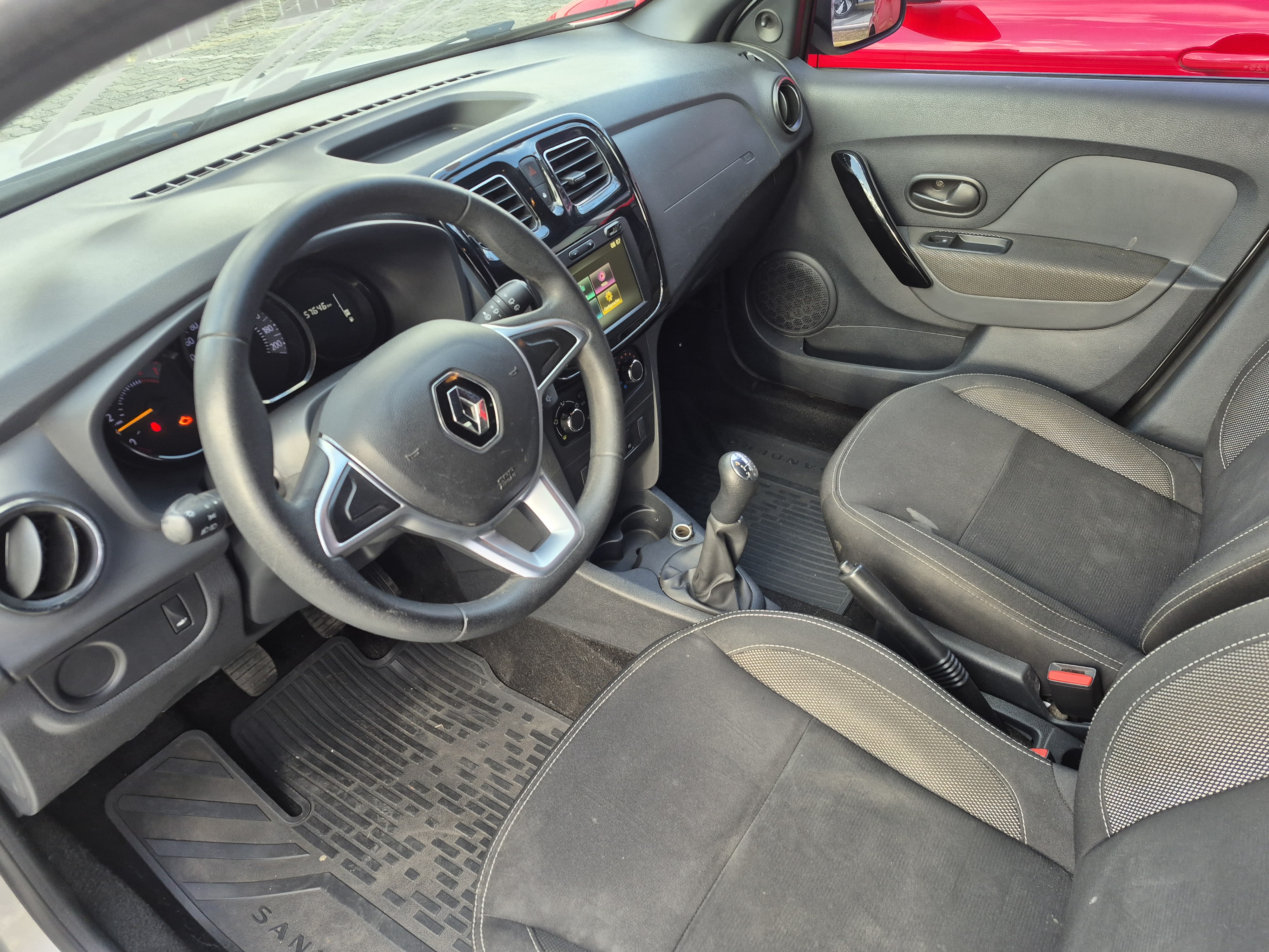 RENAULT SANDERO