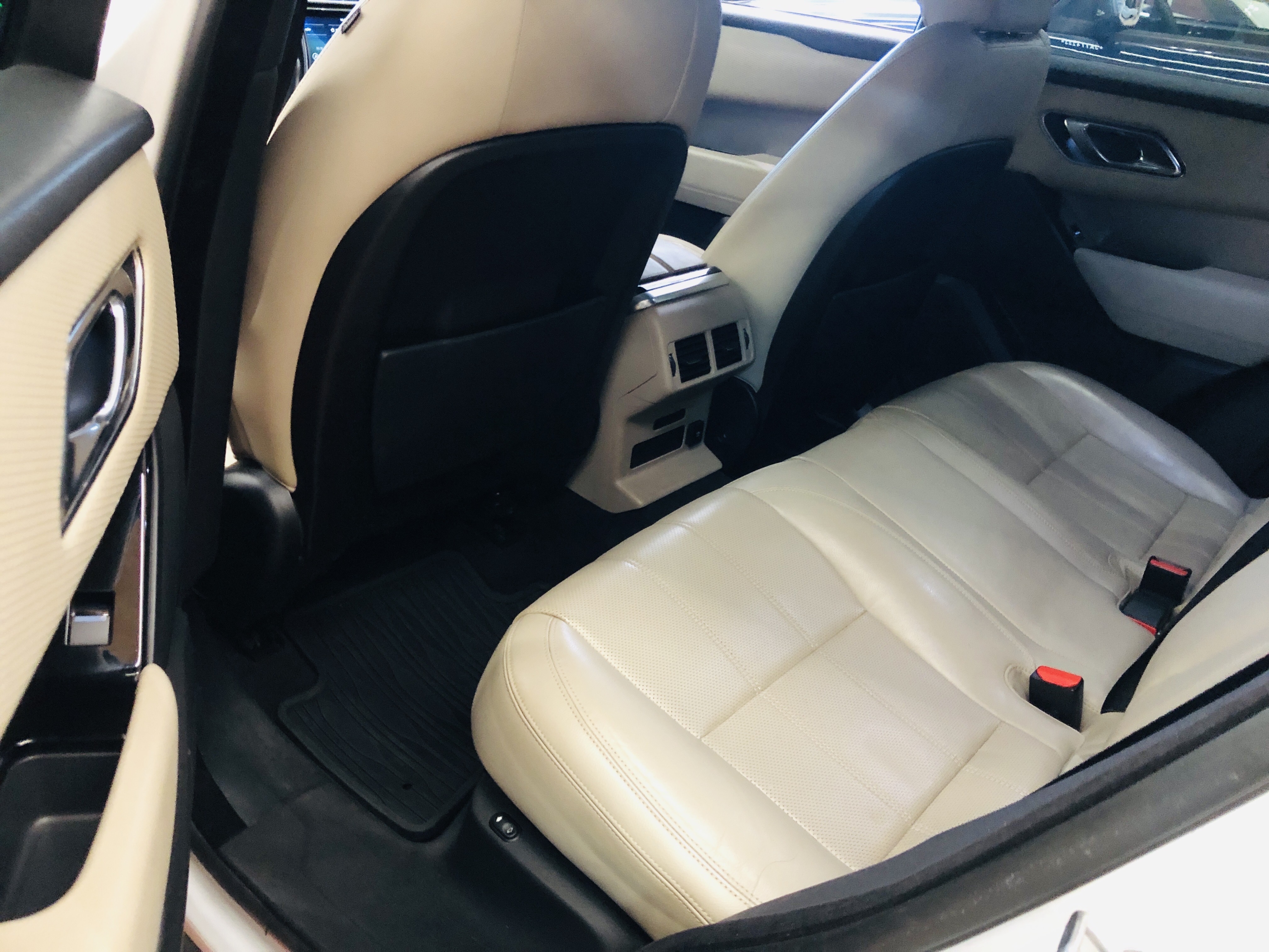 RANGE ROVER VELAR 2.0 D180 DIESEL R-DYNAMIC AUTOMÁTICO9