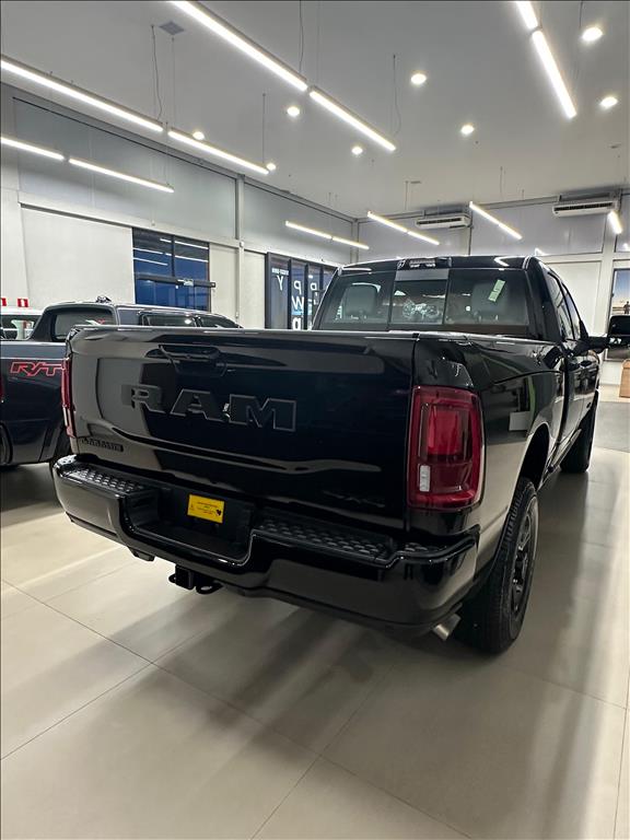 3500 6.7 I6 TURBO DIESEL LARAMIE NIGHT EDITION CD 4X4  AUTOMÁTICO7
