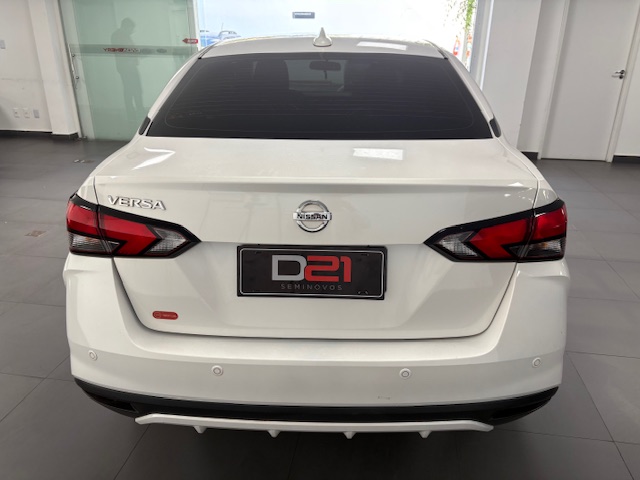 Nissan-VERSA-1.6 16V FLEX EXCLUSIVE XTRONIC