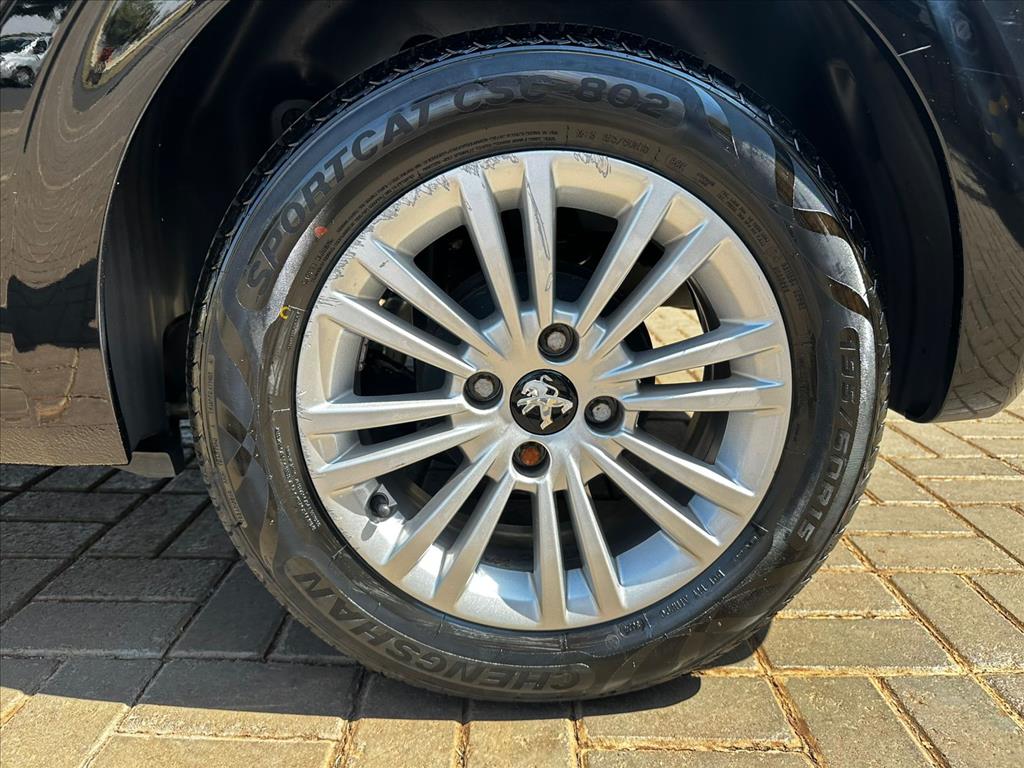 208 1.2 ACTIVE PACK 12V FLEX 4P MANUAL