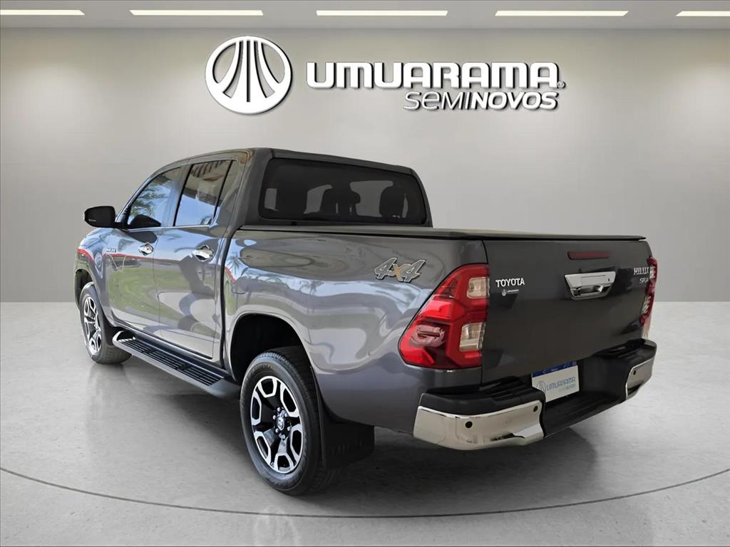 HILUX 2.8 D-4D TURBO DIESEL CD SRX 4X4 AUTOMÁTICO4