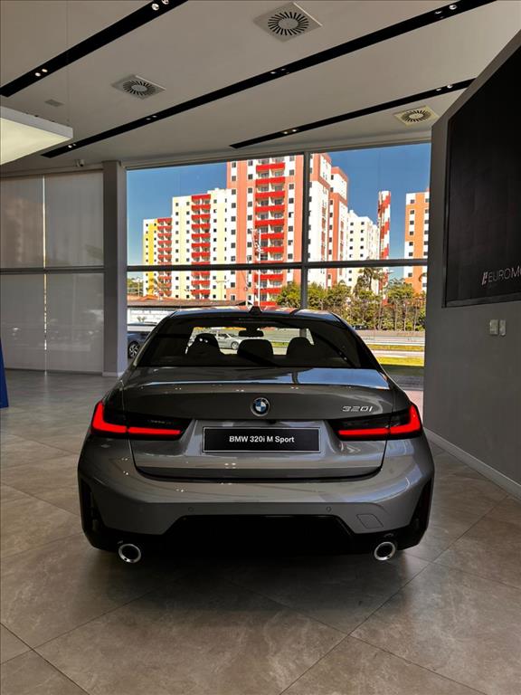 BMW-320i-2.0 16V TURBO FLEX M SPORT AUTOMÁTICO