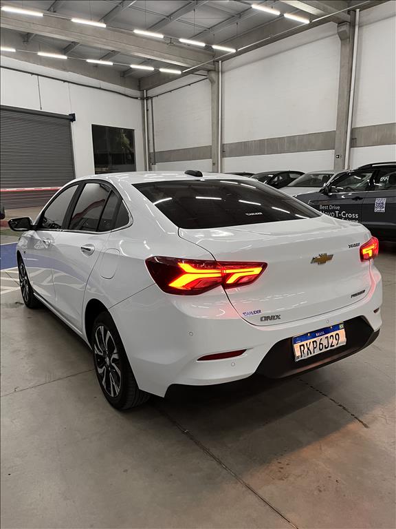 ONIX PLUS 1.0 TURBO FLEX PREMIER AUTOMÁTICO4