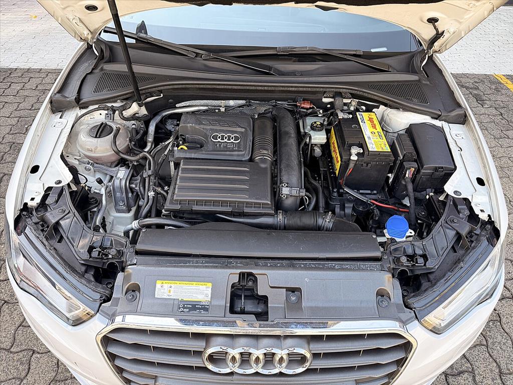 Audi A3 - 1.4 TFSI SEDAN ATTRACTION 16V GASOLINA 4P S-TRONIC