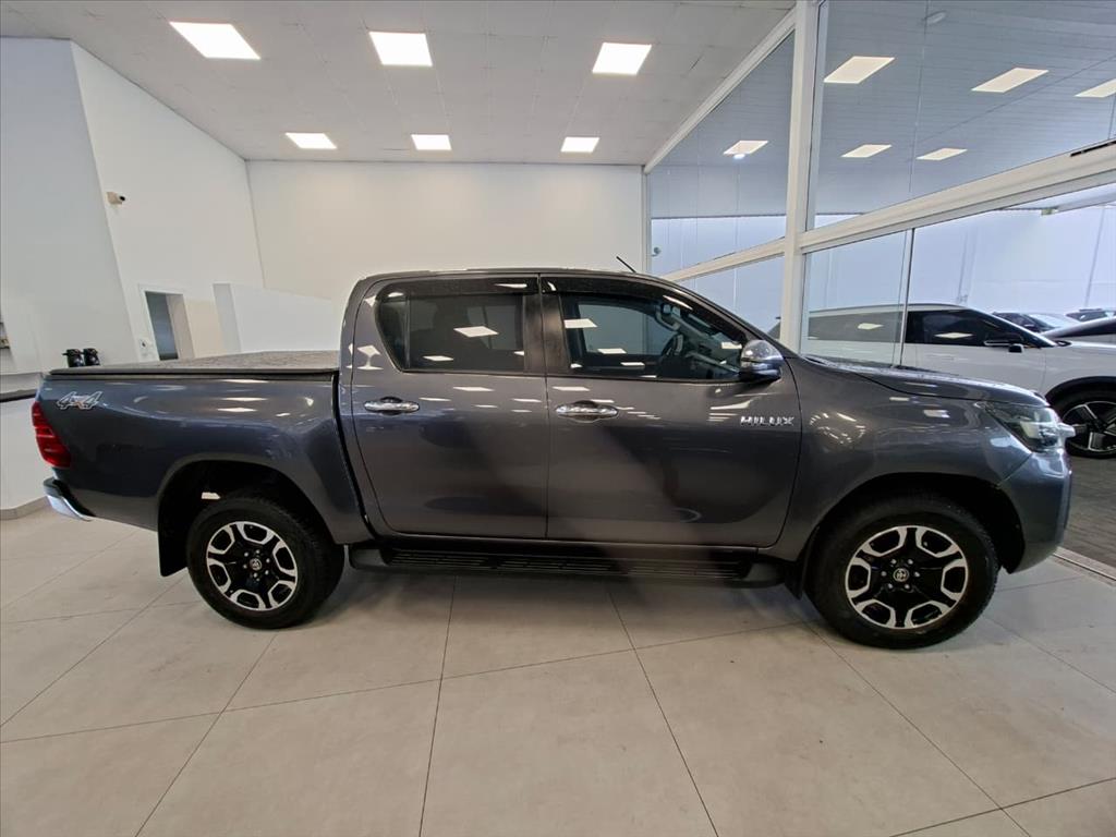 HILUX 2.8 D-4D TURBO DIESEL CD SRV 4X4 AUTOMÁTICO2