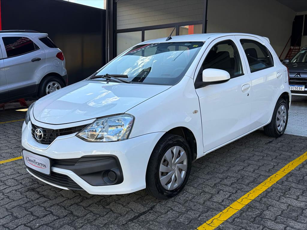 Toyota Etios - 1.3 X 16V FLEX 4P MANUAL