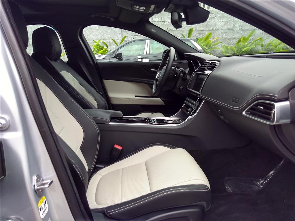 XE 2.0 16V SI4 TURBO GASOLINA R-SPORT 4P AUTOMÁTICO