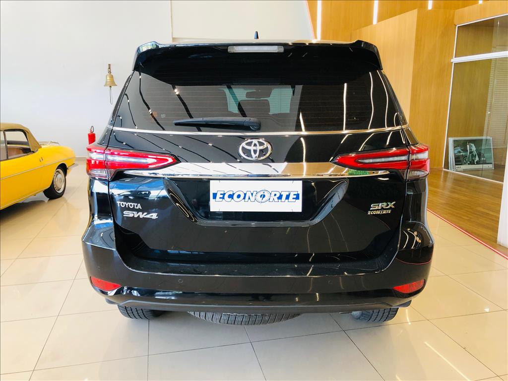 HILUX SW4 2.8 D-4D TURBO DIESEL SRX 4X4 AUTOMÁTICO4