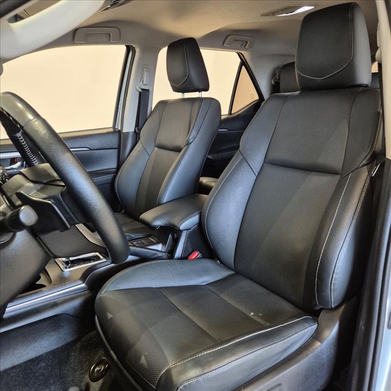 HILUX 2.8 D-4D TURBO DIESEL CD SRX PLUS 4X4 AUTOMÁTICO13