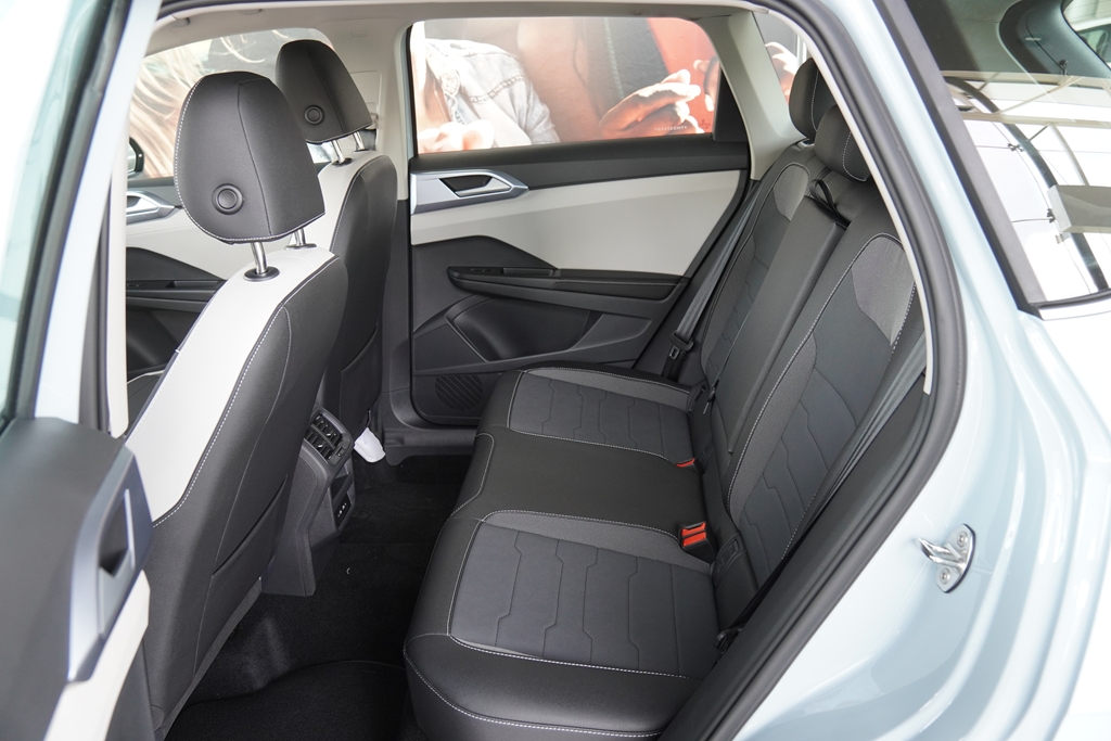 TAOS 1.4 250 TSI TOTAL FLEX COMFORTLINE AUTOMÁTICO10