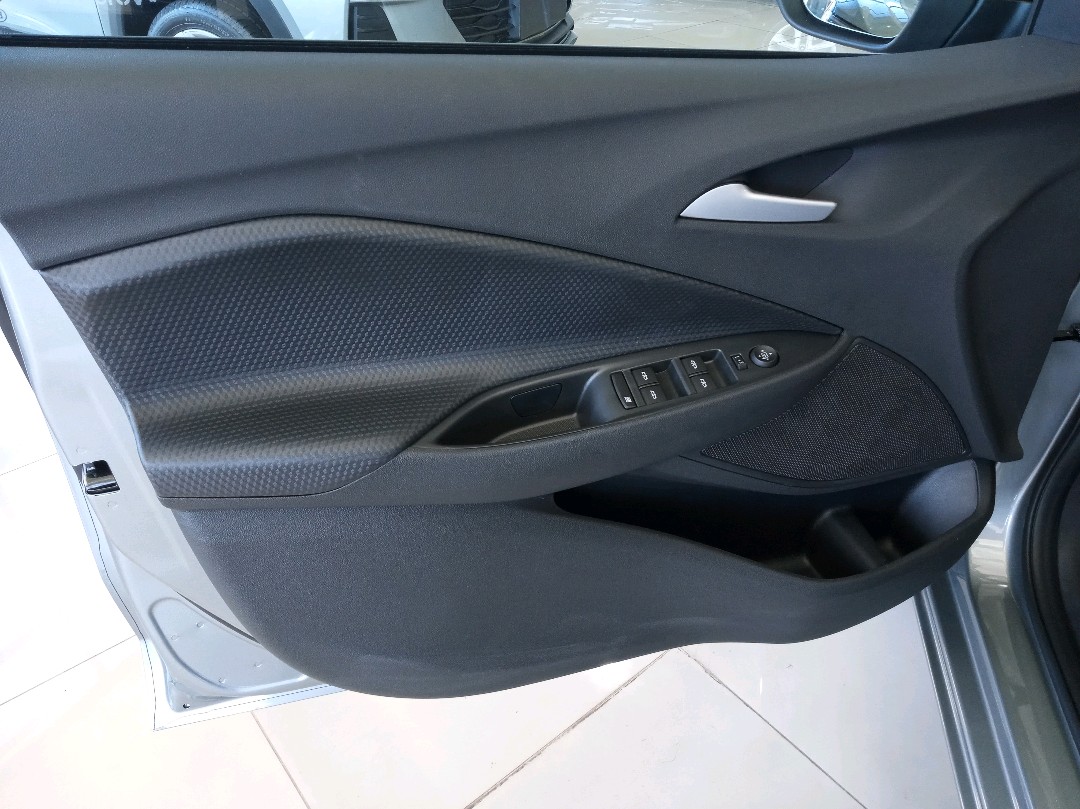 ONIX 1.0 TURBO FLEX ACTIV AUTOMÁTICO11