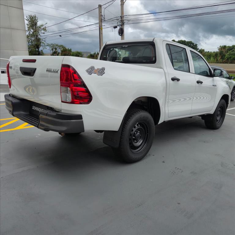 HILUX 2.8 D-4D TURBO DIESEL CD POWER PACK 4X4 AUTOMÁTICO3