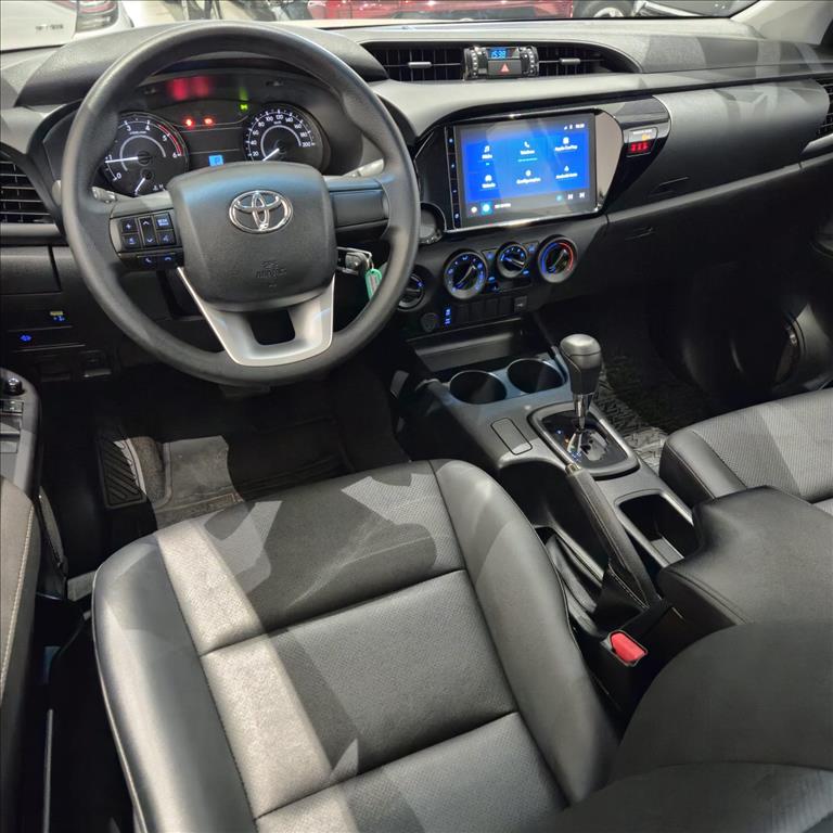 HILUX 2.8 D-4D TURBO DIESEL CD POWER PACK 4X4 MANUAL10