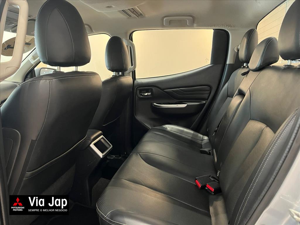 Mitsubishi-L200 TRITON-2.4 16V TURBO DIESEL SPORT HPE CD 4P 4X4 AUTOMÁTICO