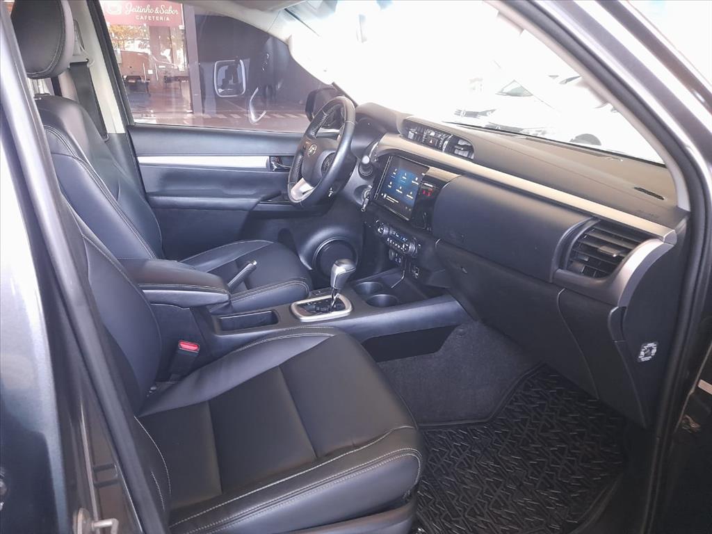 HILUX 2.8 D-4D TURBO DIESEL CD SR 4X4 AUTOMÁTICO11