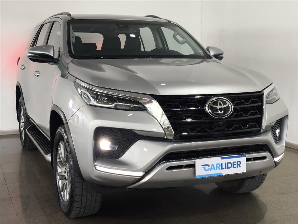 HILUX SW4 2.8 D-4D TURBO DIESEL SRX 7L 4X4 AUTOMÁTICO2