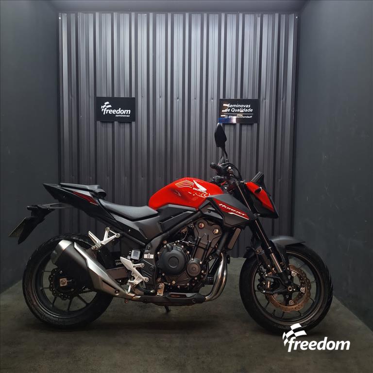 Moto HONDA do modelo CB 500 HORNET 2025/2026
