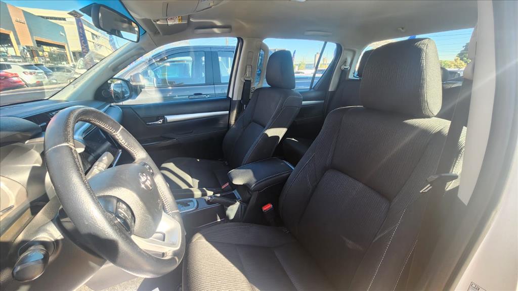 HILUX 2.8 D-4D TURBO DIESEL CD SR 4X4 AUTOMÁTICO6