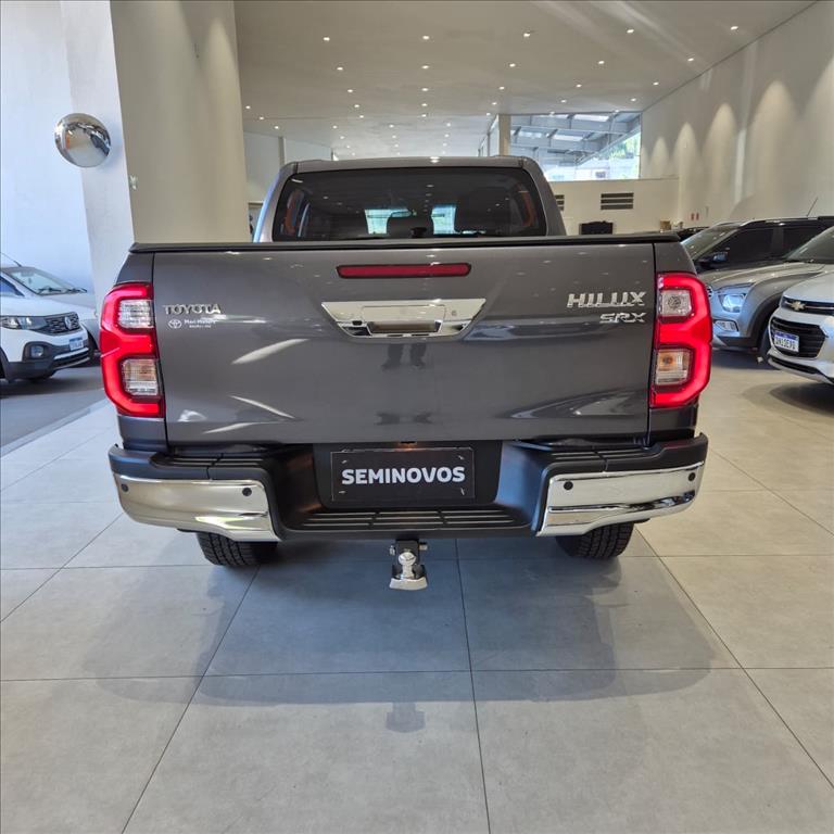 HILUX 2.8 D-4D TURBO DIESEL CD SRX 4X4 AUTOMÁTICO4