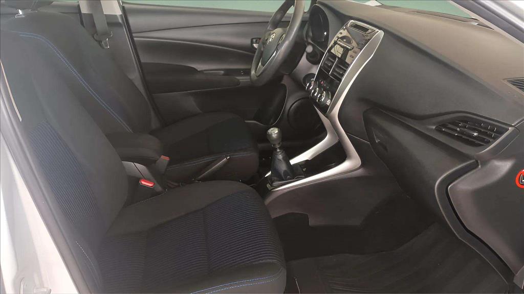 YARIS 1.5 16V FLEX SEDAN XL MANUAL8