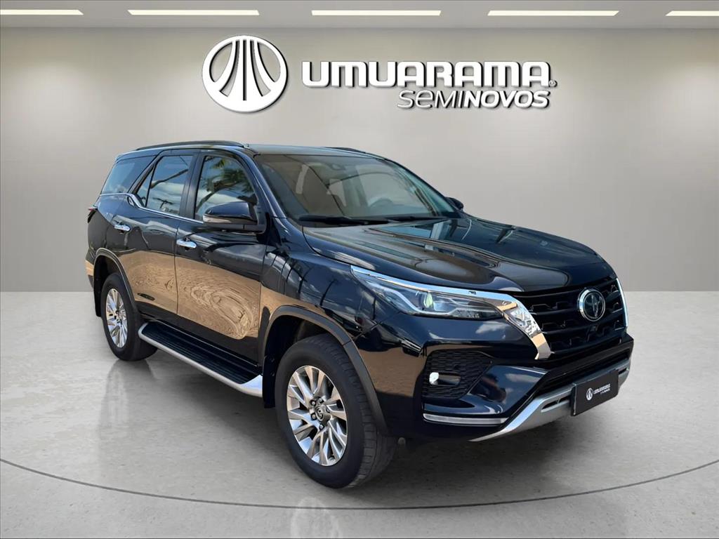 HILUX SW4 2.8 D-4D TURBO DIESEL SRX 7L 4X4 AUTOMÁTICO6