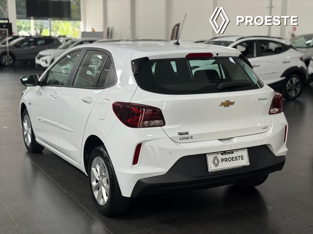ONIX 1.0 TURBO FLEX LTZ AUTOMÁTICO3
