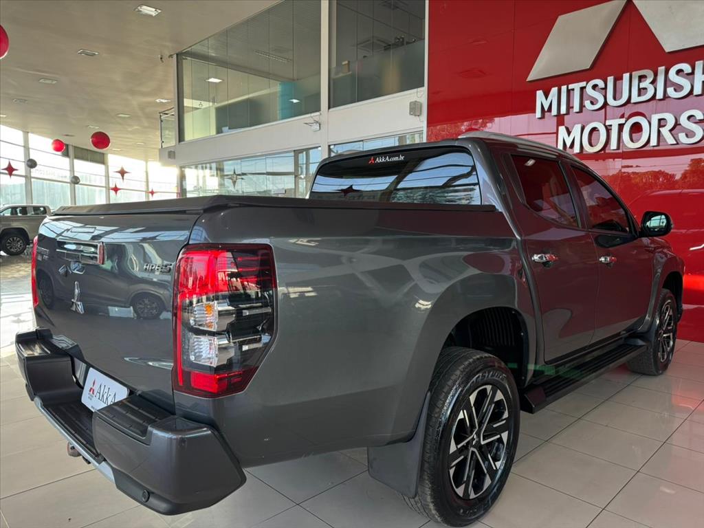 Mitsubishi-L200 TRITON-2.4 16V TURBO DIESEL SPORT HPE-S CD 4P 4X4 AUTOMÁTICO