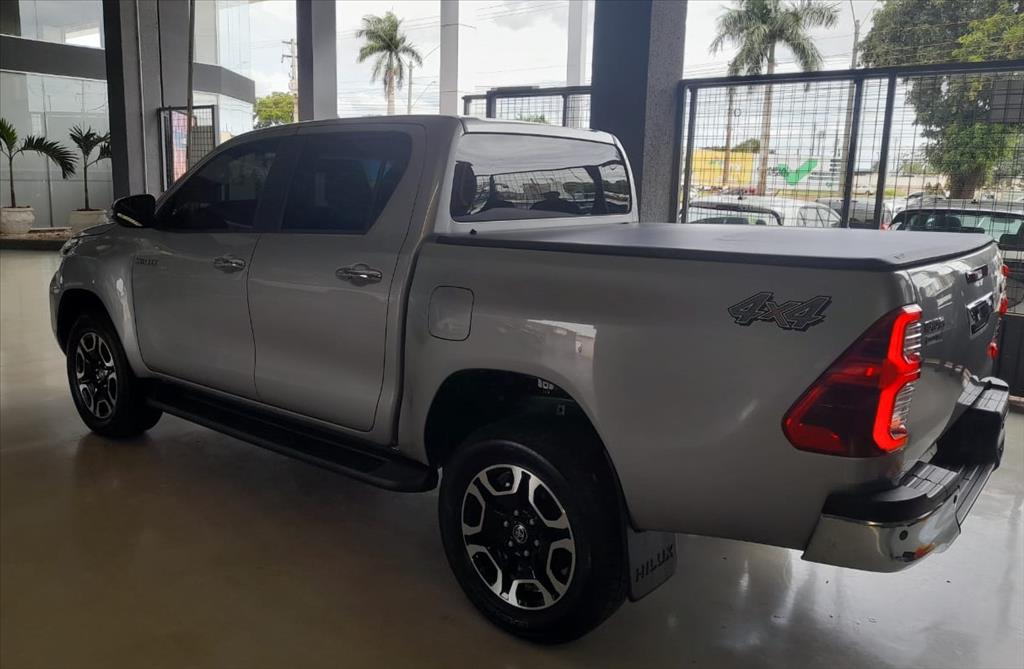 HILUX 2.8 D-4D TURBO DIESEL CD SRV 4X4 AUTOMÁTICO5