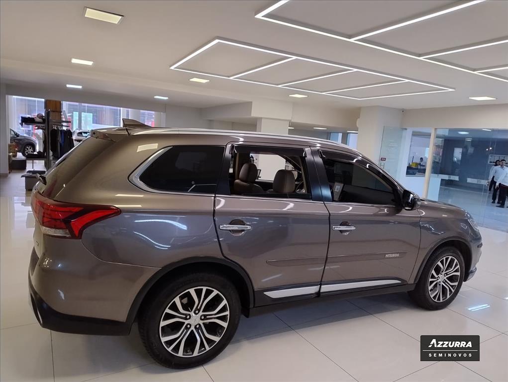 OUTLANDER 3.0 GT 4X4 V6 24V GASOLINA 4P AUTOMÁTICO