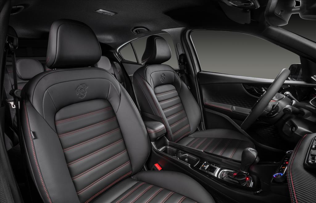 FASTBACK 1.3 TURBO 270 FLEX ABARTH AT64