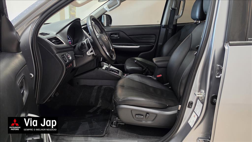 Mitsubishi-L200 TRITON-2.4 16V TURBO DIESEL SPORT HPE-S CD 4P 4X4 AUTOMÁTICO
