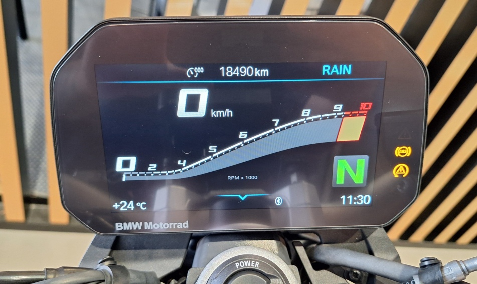 BMW Motorrad-F-900 R SPORT