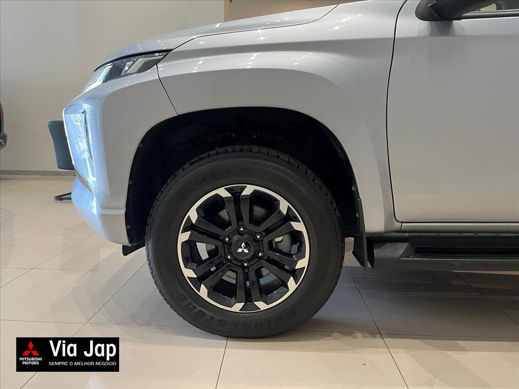 Mitsubishi-L200 TRITON-2.4 16V TURBO DIESEL SPORT HPE CD 4P 4X4 AUTOMÁTICO