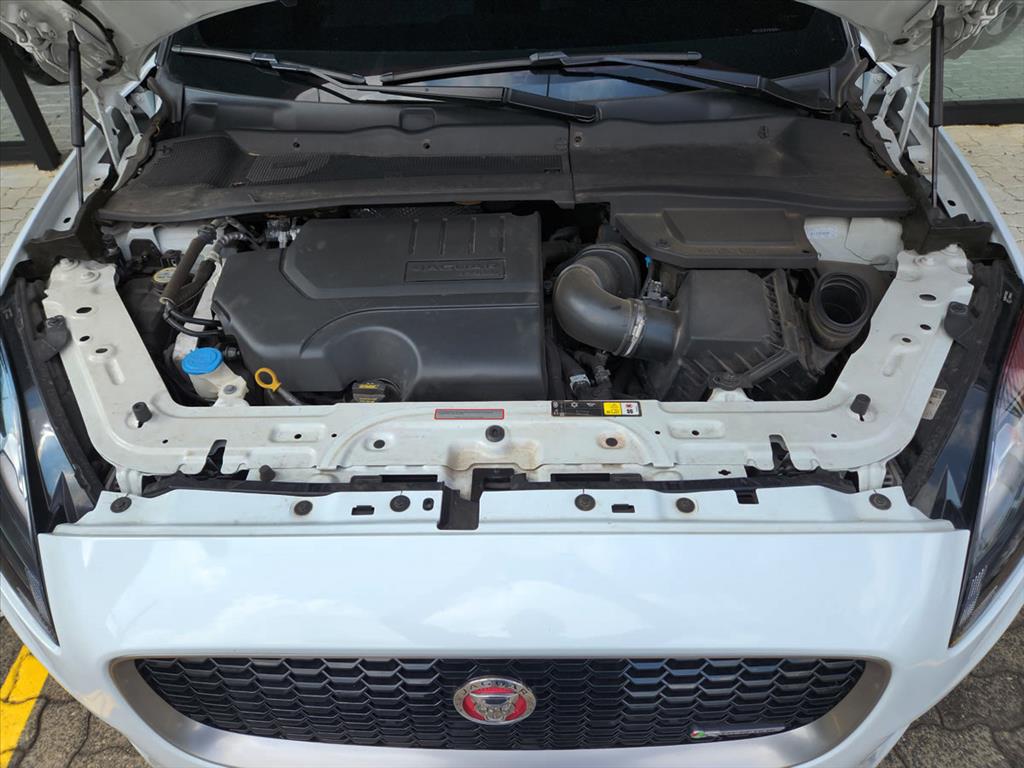 Jaguar E-Pace - 2.0 16V P250 FLEX R-DYNAMIC S AWD AUTOMÁTICO