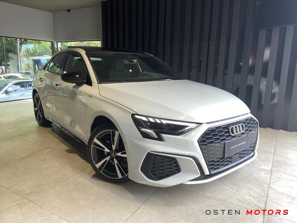 Audi-A3-2.0 40 TFSI MHEV SEDAN PERFORMANCE BLACK S-TRONIC