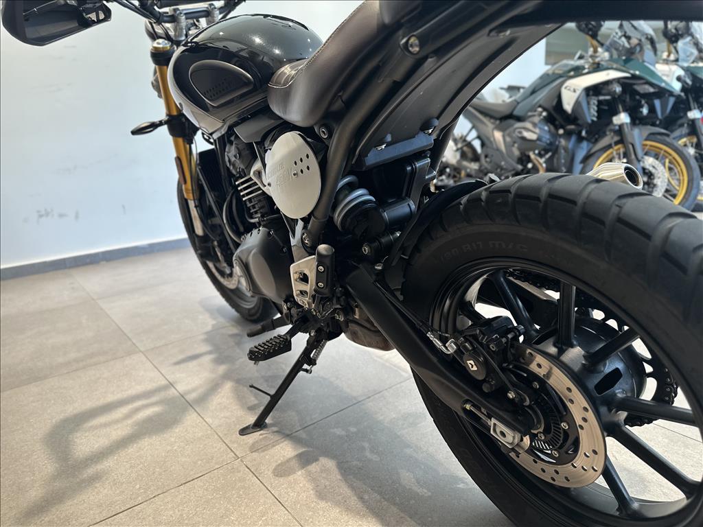 TRIUMPH-SCRAMBLER-400 X