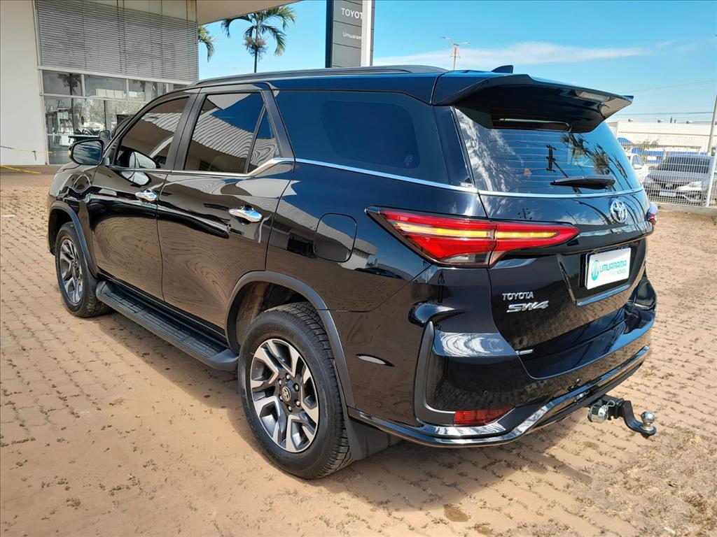 HILUX SW4 2.8 D-4D TURBO DIESEL DIAMOND 7L 4X4 AUTOMÁTICO