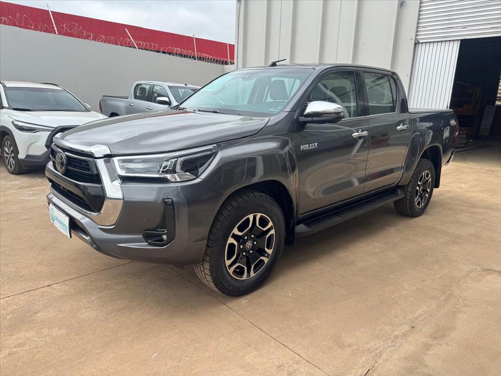 HILUX 2.8 D-4D TURBO DIESEL CD SRX 4X4 AUTOMÁTICO1