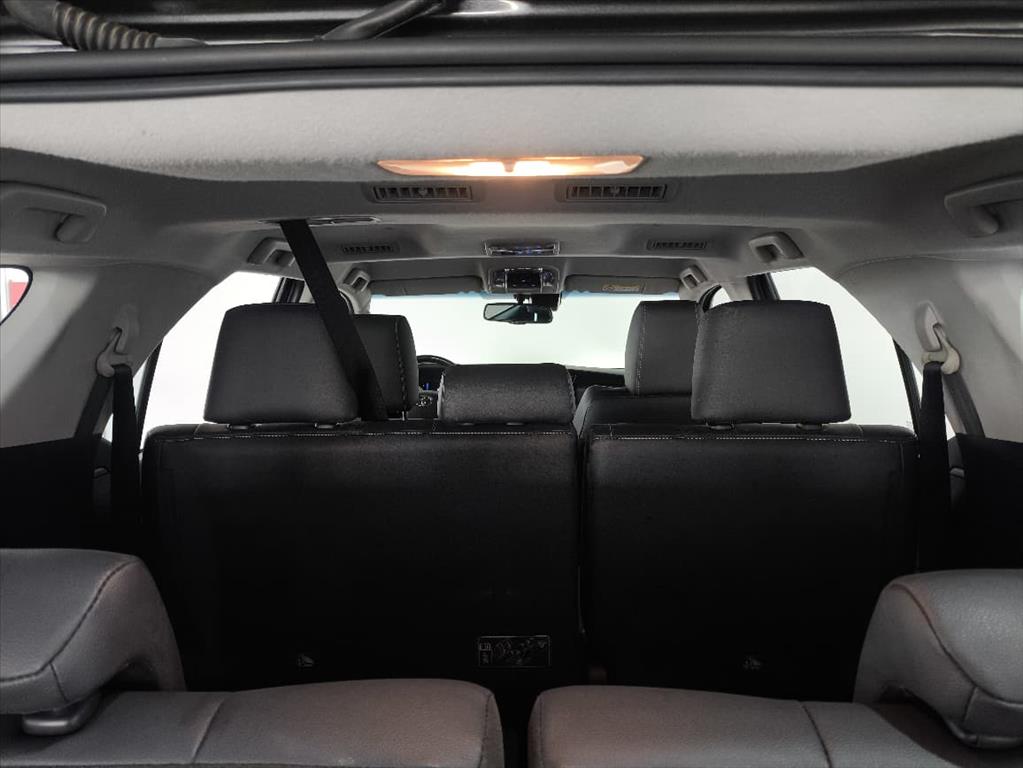 HILUX SW4 2.8 D-4D TURBO DIESEL SRX PLATINUM 7L 4X4 AUTOMÁTICO9