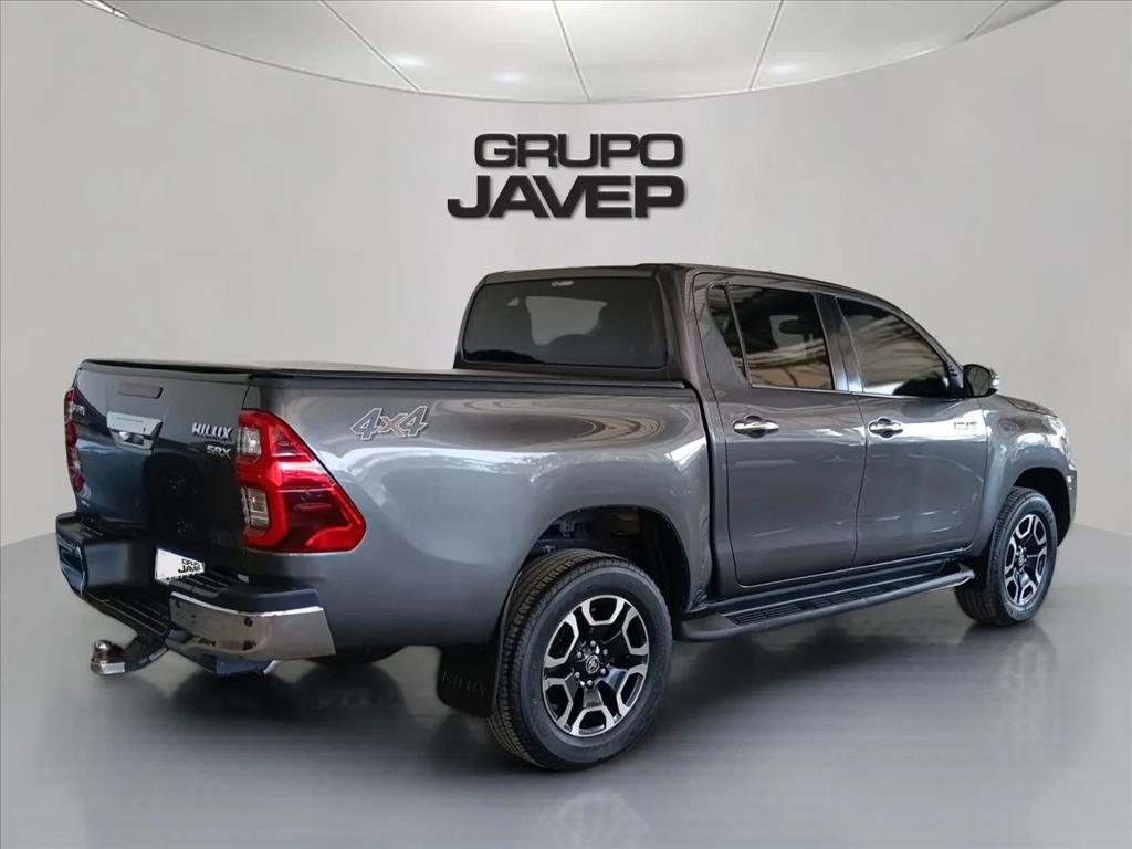 Toyota-HILUX-2.8 D-4D TURBO DIESEL CD SRX 4X4 AUTOMÁTICO