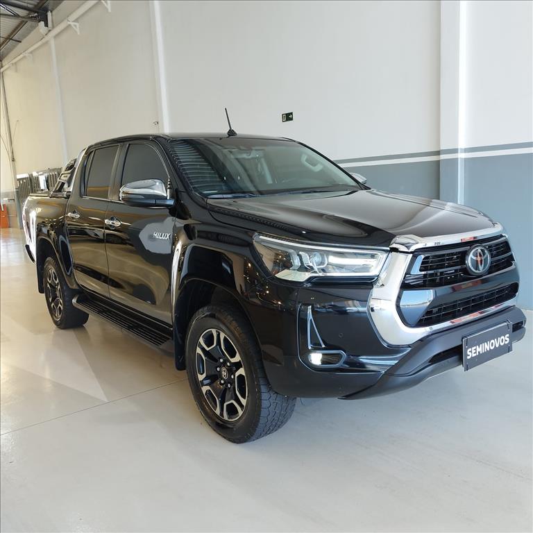 HILUX 2.8 D-4D TURBO DIESEL CD SRX 4X4 AUTOMÁTICO0