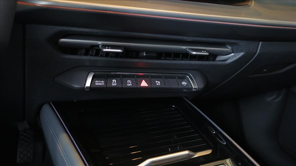 Q3 2.0 TFSI GASOLINA LAUNCH EDITION QUATTRO S TRONIC7