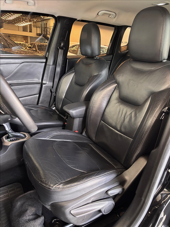 JEEP RENEGADE 1.8 16V FLEX LONGITUDE 4P AUTOMÁTICO-8 - Paraná Veículos Campinas - Veículos novos e seminovos com qualidade e procedência - 0