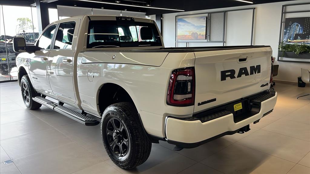 2500 6.7 I6 TURBO DIESEL LARAMIE NIGHT EDITION CD 4X4 AUTOMÁTICO2