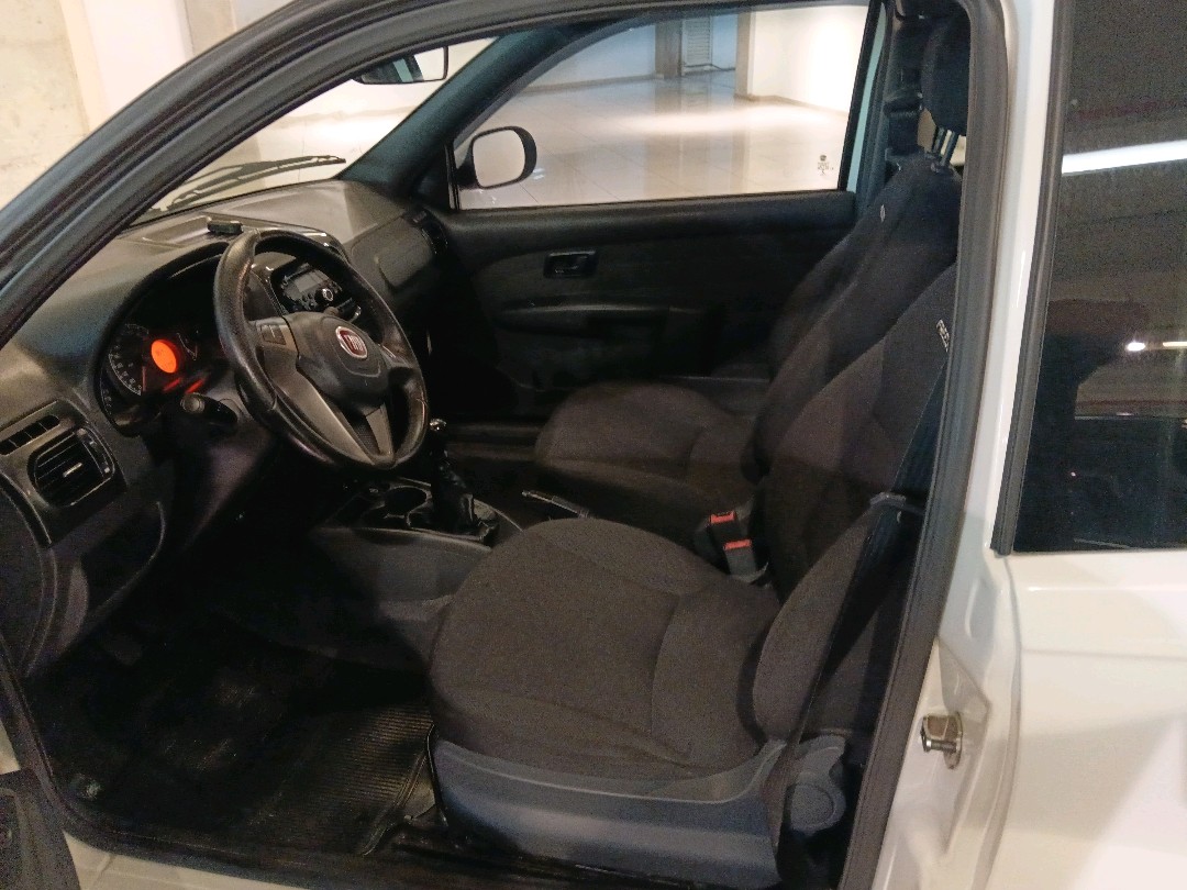 Fiat-STRADA-1.4 MPI FREEDOM CD 8V FLEX 3P MANUAL