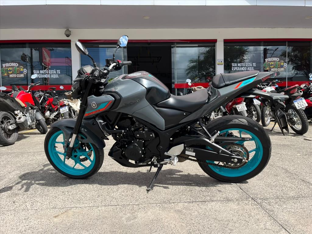 YAMAHA MT-03 foto 4