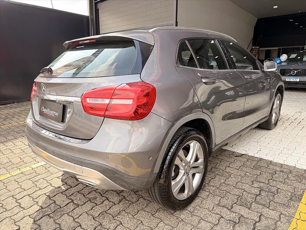 Mercedes-Benz Gla 200 - 1.6 CGI ADVANCE 16V TURBO FLEX 4P AUTOMÁTICO